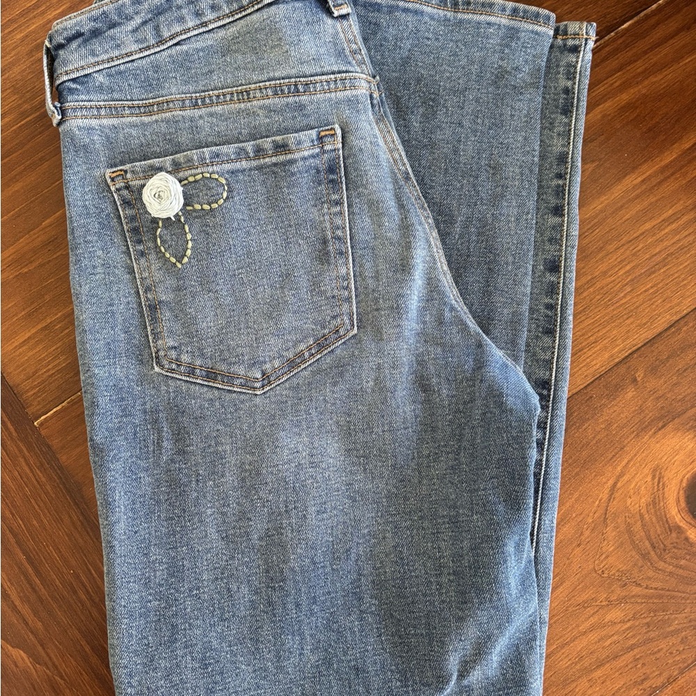 Hand Embroidered Flowers Jeans Old Navy $25 size 2